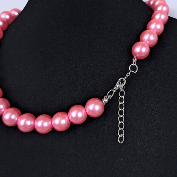 Very Pink Faux Pearl Necklace - Picture 5 of 6